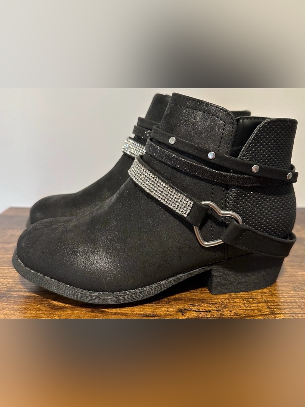 POP Girls Black Orleans Block Heel Booties NWT Size 1